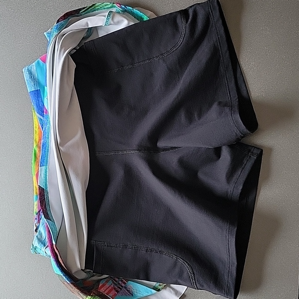 Sold Dona Jo Shakira tennis Skirt sz 1, Small seabreeze blue multi golf ruffles - Picture 4 of 5